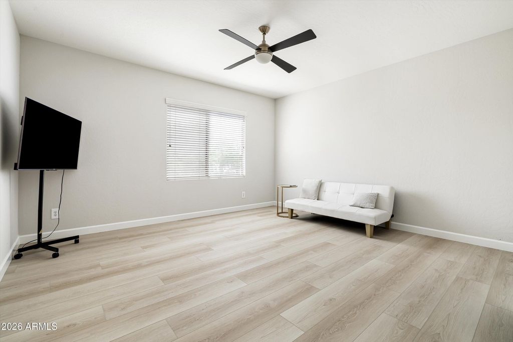 Image 27 of property listing at 542 N DANIELSON Way, Chandler, AZ 85225