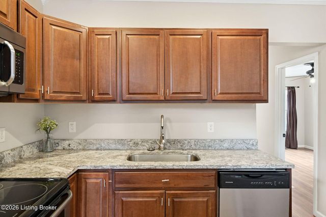 625 Rawlings St, Louisville, KY 40217