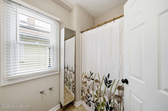 625 Rawlings St, Louisville, KY 40217