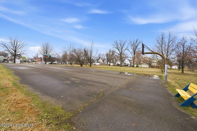 625 Rawlings St, Louisville, KY 40217