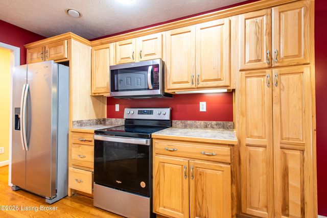 3222 Rolling Oak Blvd, Louisville, KY 40214
