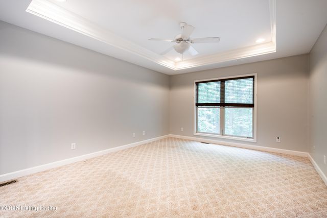 3222 Rolling Oak Blvd, Louisville, KY 40214