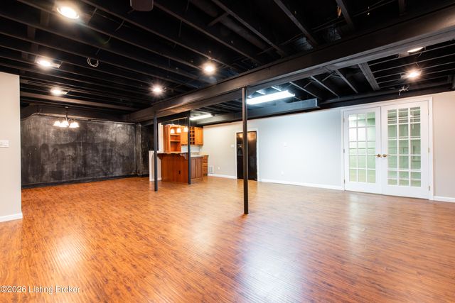 3222 Rolling Oak Blvd, Louisville, KY 40214