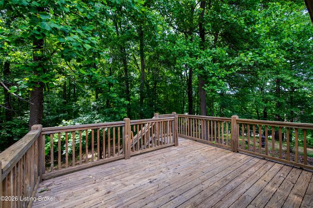 3222 Rolling Oak Blvd, Louisville, KY 40214
