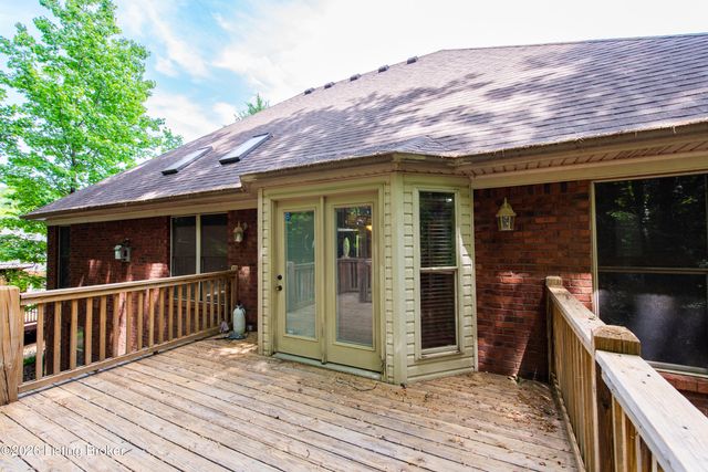 3222 Rolling Oak Blvd, Louisville, KY 40214