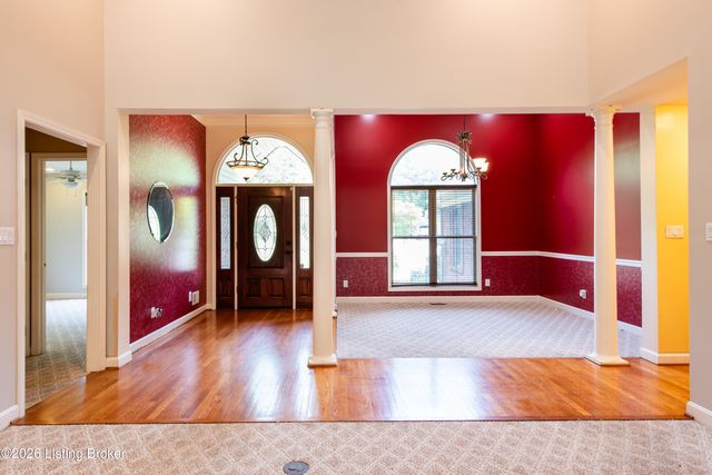 3222 Rolling Oak Blvd, Louisville, KY 40214