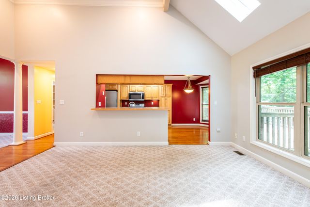 3222 Rolling Oak Blvd, Louisville, KY 40214