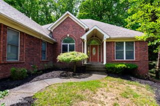 3222 Rolling Oak Blvd, Louisville, KY 40214