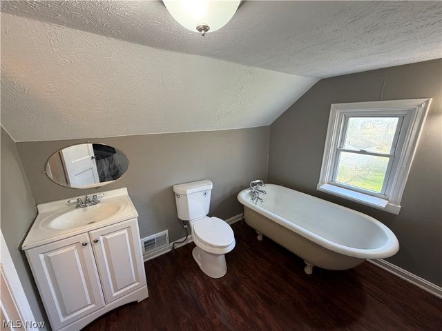 347 11th Street, Elyria, OH 44035