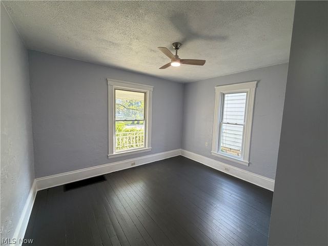 347 11th Street, Elyria, OH 44035
