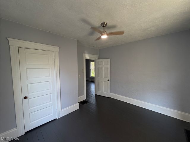 347 11th Street, Elyria, OH 44035