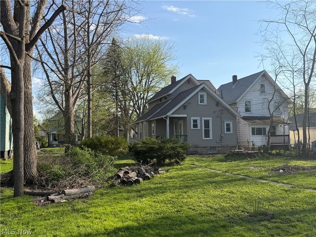 347 11th Street, Elyria, OH 44035