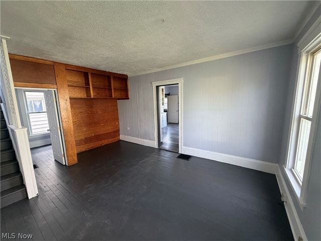 347 11th Street, Elyria, OH 44035