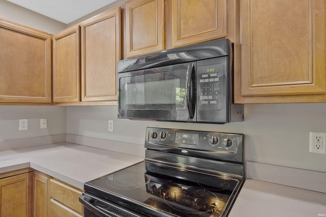 7990 Alexandra Lane, Newburgh, IN 47630