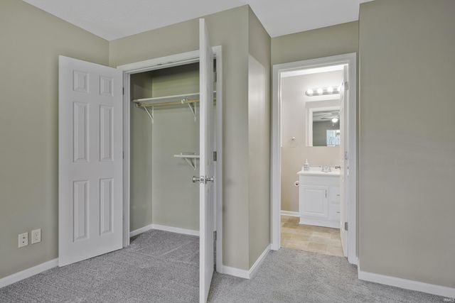 7990 Alexandra Lane, Newburgh, IN 47630
