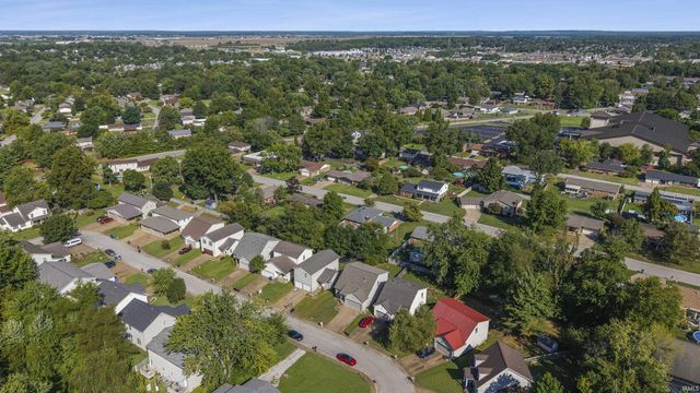 7990 Alexandra Lane, Newburgh, IN 47630