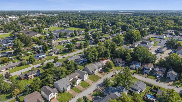 7990 Alexandra Lane, Newburgh, IN 47630