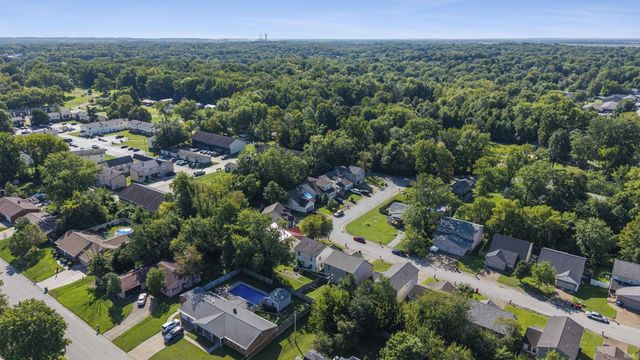 7990 Alexandra Lane, Newburgh, IN 47630