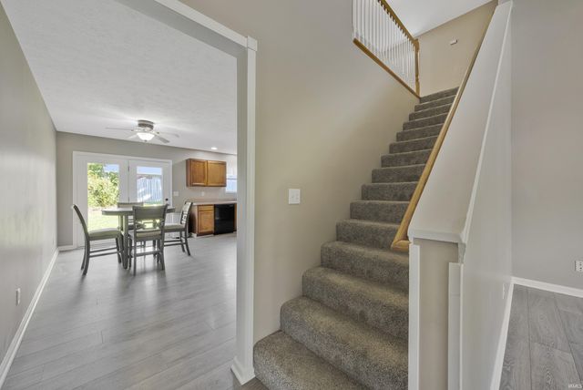 7990 Alexandra Lane, Newburgh, IN 47630