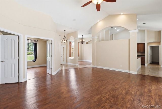 2420 W Tall Oaks Drive, Beverly Hills, FL 34465