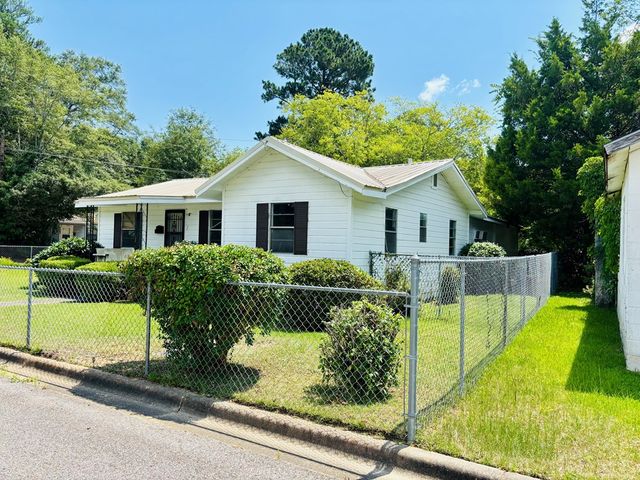 818 NE Parker, Dothan, AL 36303