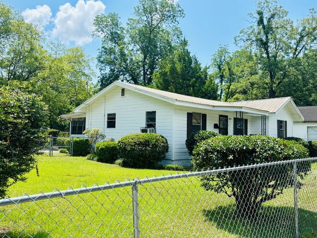 818 NE Parker, Dothan, AL 36303