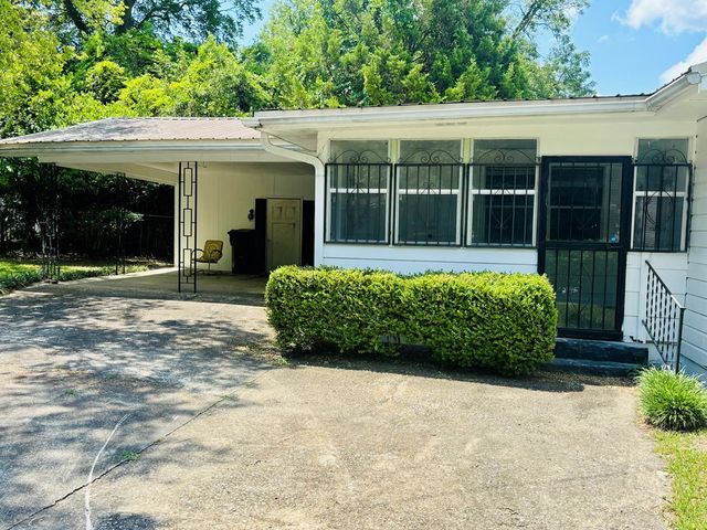 818 NE Parker, Dothan, AL 36303