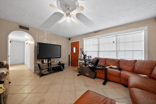 247 Airoso Boulevard, Port St. Lucie, FL 34983