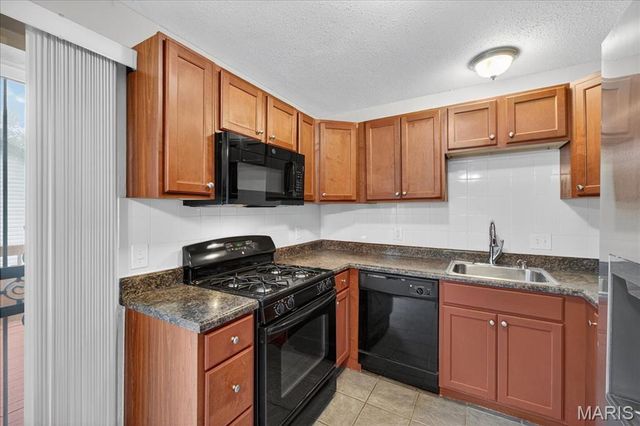 1352 Red River Drive, St Louis, MO 63138