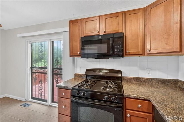1352 Red River Drive, St Louis, MO 63138