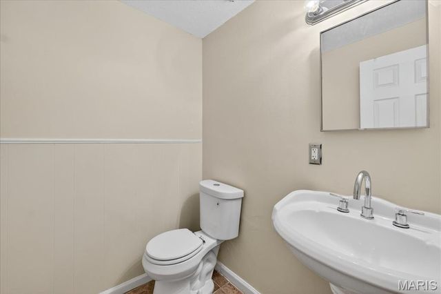 1352 Red River Drive, St Louis, MO 63138
