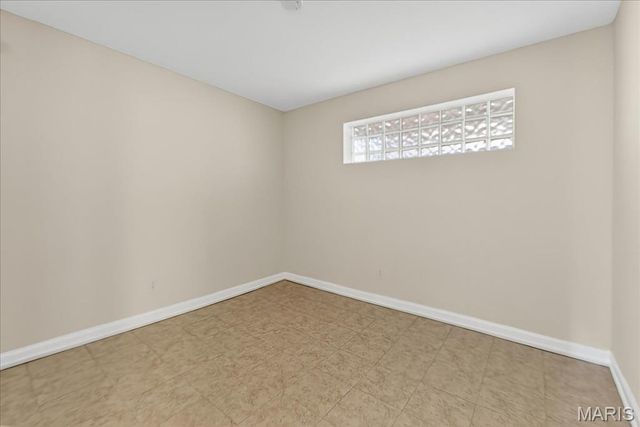 1352 Red River Drive, St Louis, MO 63138