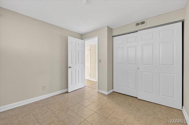 1352 Red River Drive, St Louis, MO 63138