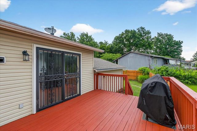1352 Red River Drive, St Louis, MO 63138