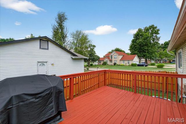 1352 Red River Drive, St Louis, MO 63138