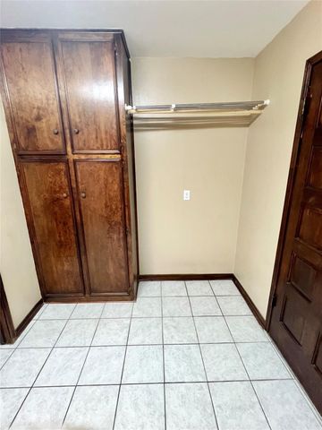 10719 Creektree Drive, Houston, TX 77070