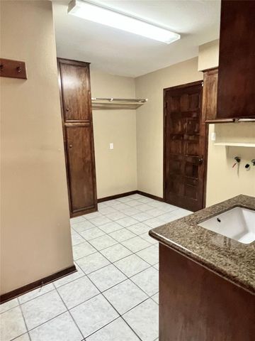 10719 Creektree Drive, Houston, TX 77070