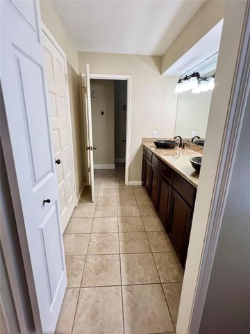 10719 Creektree Drive, Houston, TX 77070