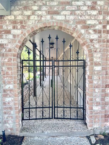 10719 Creektree Drive, Houston, TX 77070