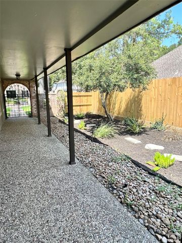 10719 Creektree Drive, Houston, TX 77070