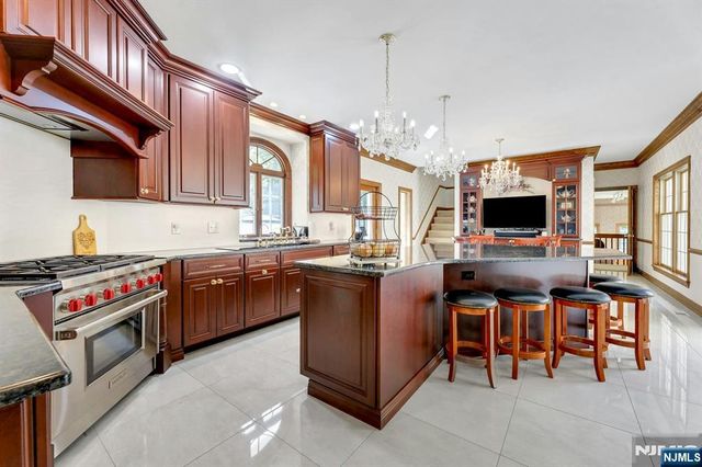 26 Green Terrace Way, West Milford, NJ 07480
