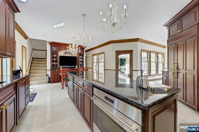 26 Green Terrace Way, West Milford, NJ 07480
