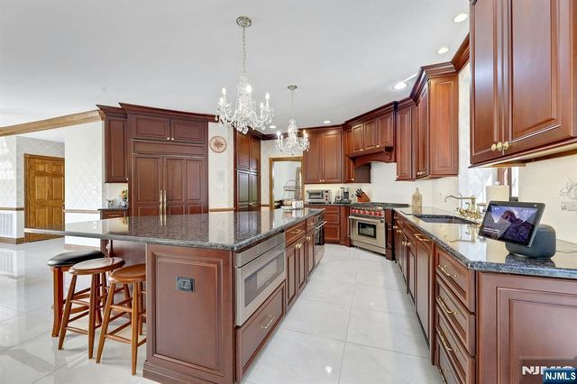 26 Green Terrace Way, West Milford, NJ 07480