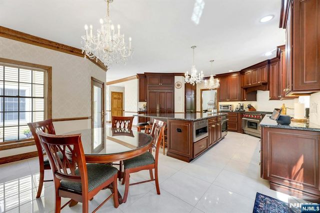 26 Green Terrace Way, West Milford, NJ 07480