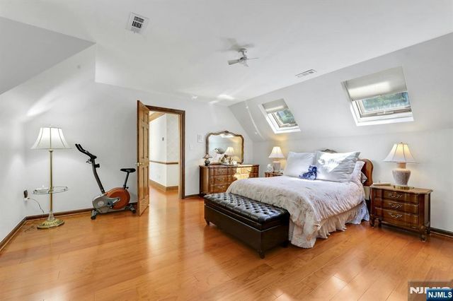 26 Green Terrace Way, West Milford, NJ 07480