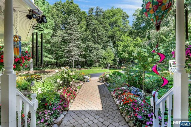 26 Green Terrace Way, West Milford, NJ 07480