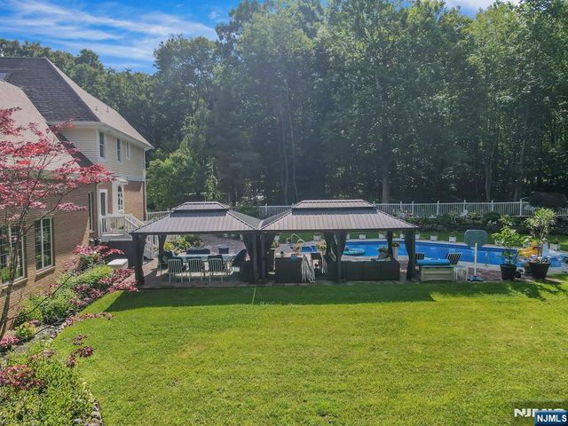 26 Green Terrace Way, West Milford, NJ 07480