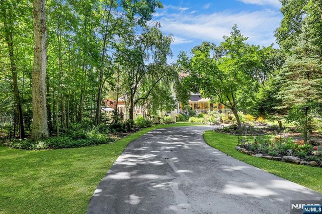 26 Green Terrace Way, West Milford, NJ 07480