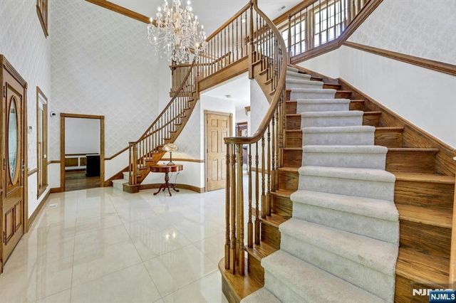 26 Green Terrace Way, West Milford, NJ 07480