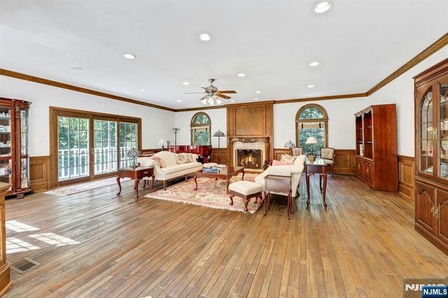 26 Green Terrace Way, West Milford, NJ 07480